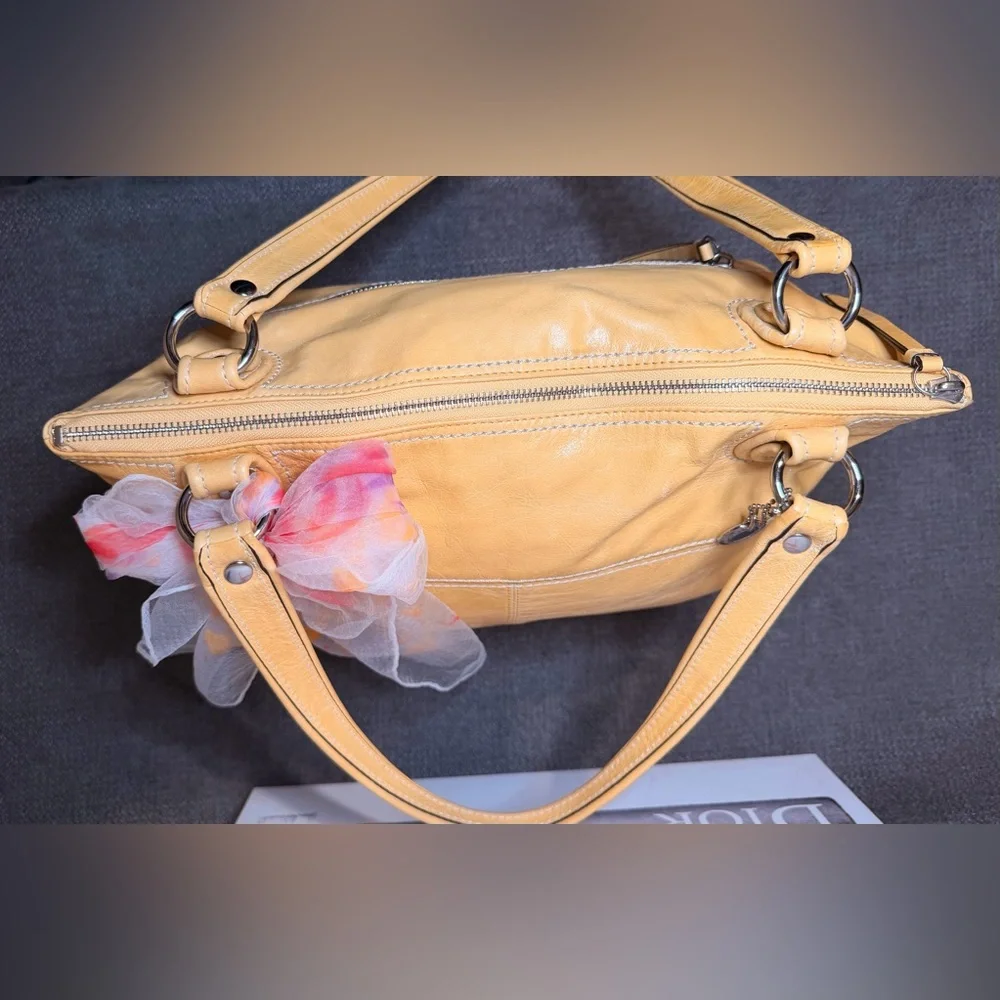 Coach Poppy Sunflower Buttercream Large Glam Tote No. C1294-19002 - Picture 7 of 11